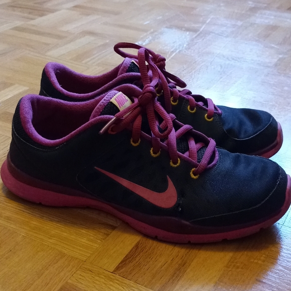 Nike shoes - Picture 1 of 6